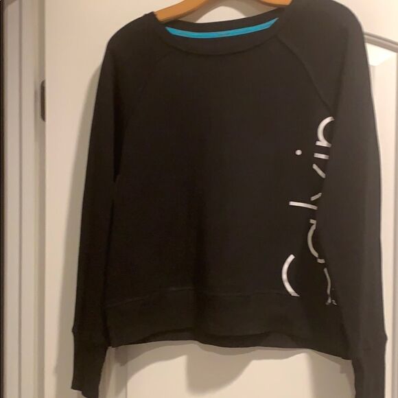 Calvin Klein Sweaters - 🎉1 hr sale 🎉Calvin klan blouse